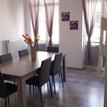 Modern Second Floor * بروكسل