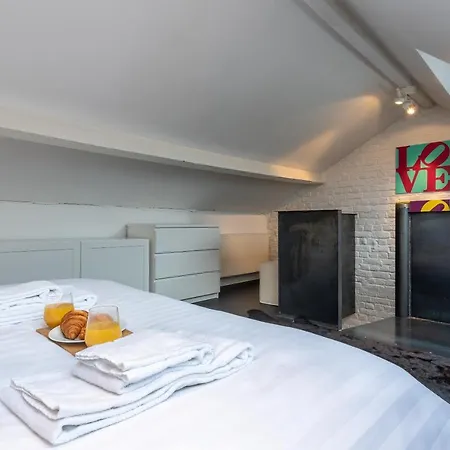 Flagey Penthouse Duplex * Брюссель