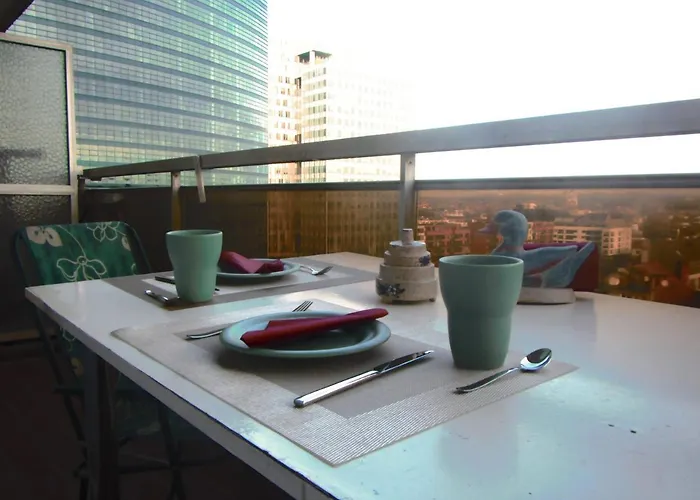 Apartman - - - - - Au Sixieme Ciel - - - - -