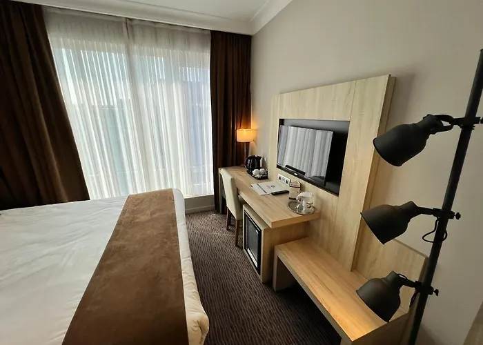 Hotel Western Royal Centre 3*