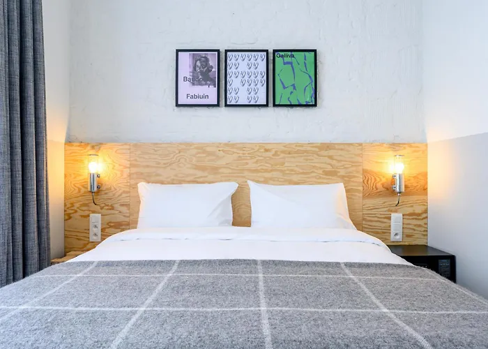 Hotel La Grande Cloche 3*