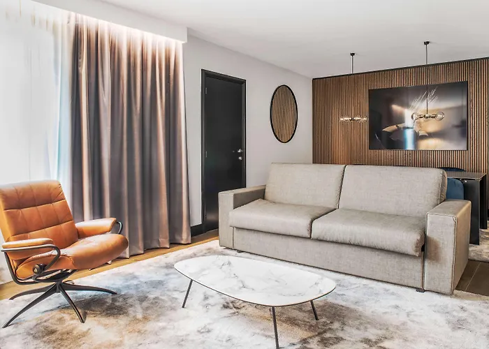 Radisson Collection Grand Place 5*