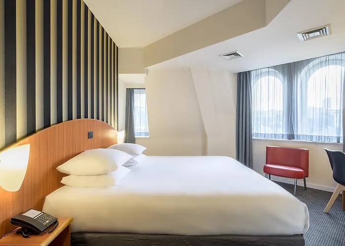 Hotel Aris Grand Place 3*