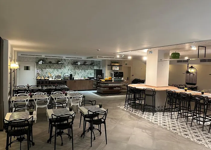 ホテル フローリス アルルカン グランプラス 3*