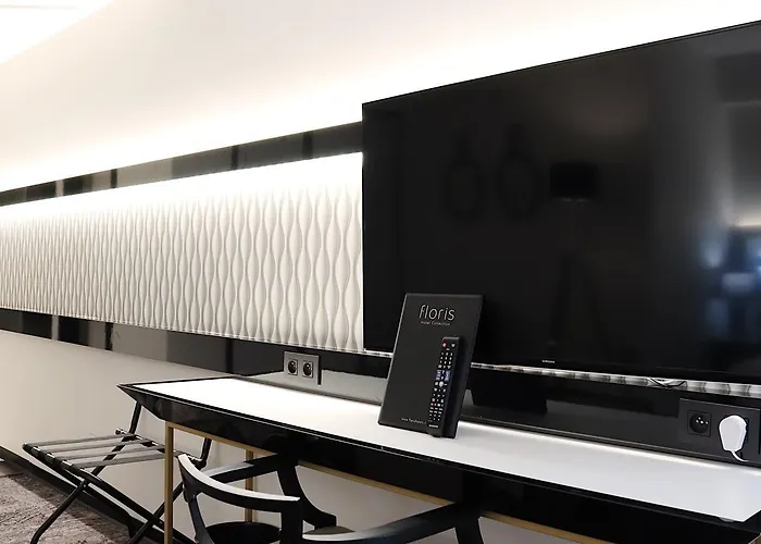 フローリス アルルカン グランプラス ホテル 3*