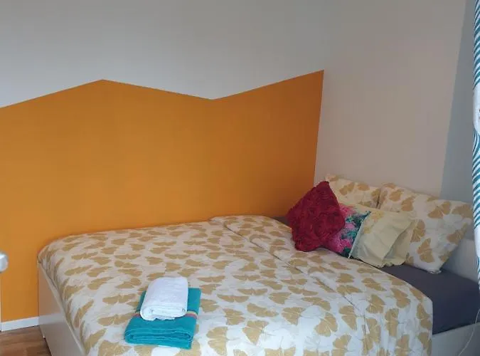 2 Bedroom With A Rooftop Terrace On 3rd Floor *