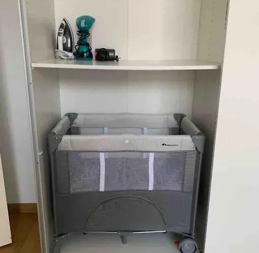 Bel Proche De Gare Du Midi, à Côté Du Centre *