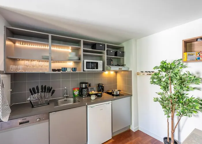 Apartment Sensational In Fantastic Location *