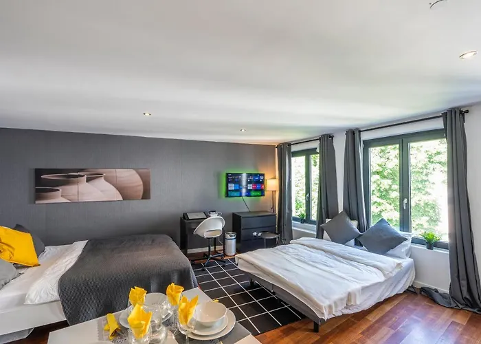 Sensational In Fantastic Location Apartment *