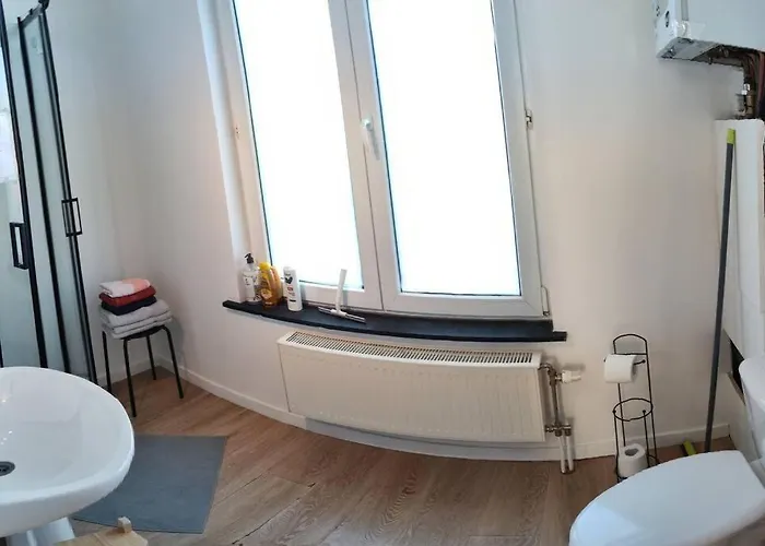 Studio Entier Avec Balcon - Tour Et Taxis Apartment Brüssel