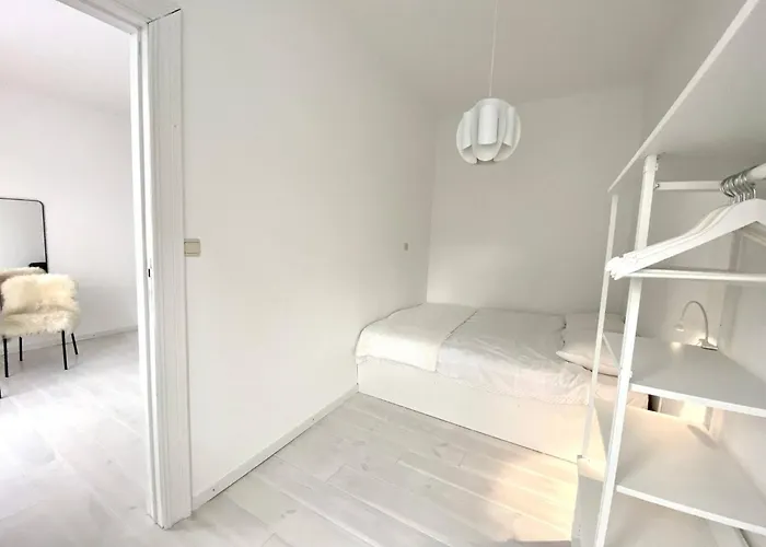 アパート Wit Ii, Near Metro, Train N7670 *