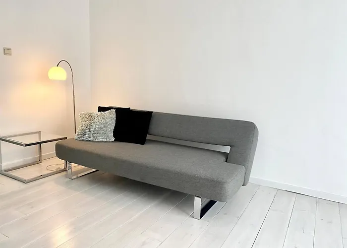 Wit Ii, Near Metro, Train N7670 アパート *