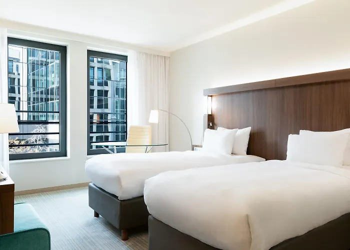 Courtyard By Marriott Eu Отель 4*