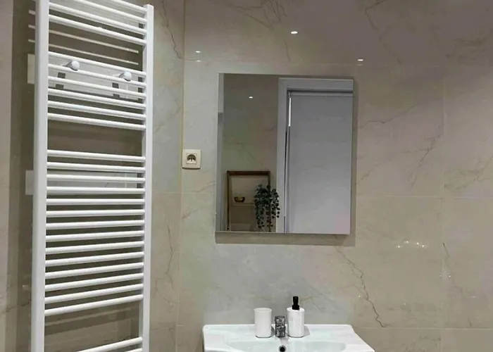 Sublime Calme Cosy & Jacuzzi Apartment