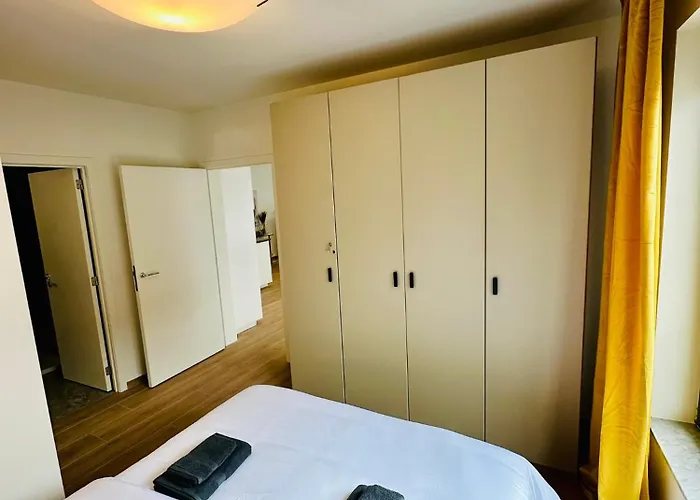 Urbanstay - Jacqmain Downtown *