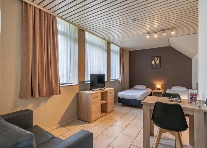 布鲁塞尔公寓花园酒店 *