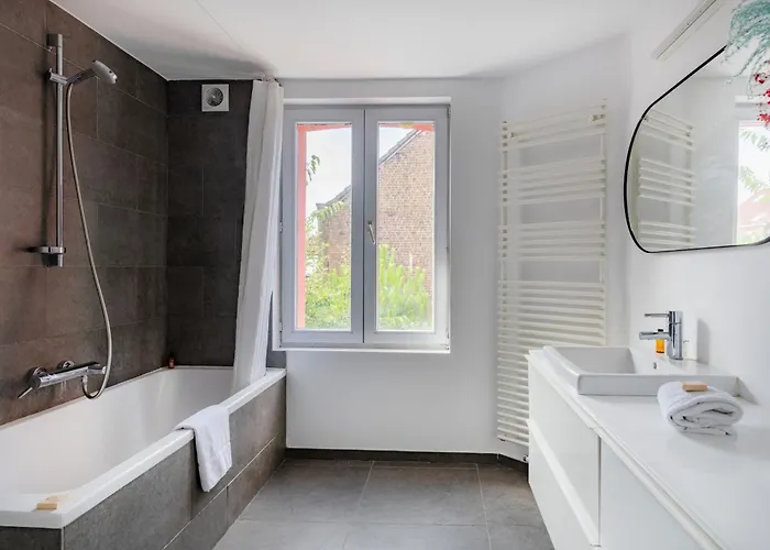 Flagey Elegant Apartment