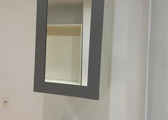 Apartment Fly House *