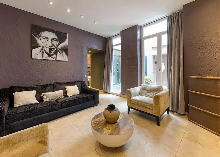 Authentic Belgian Home, Downtown Villa