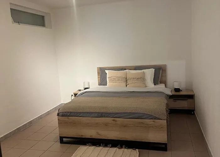 La Belle Etoile De *