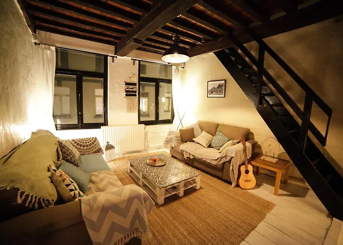 Centre Petite Privee Au Sablon ! בית הארחה *