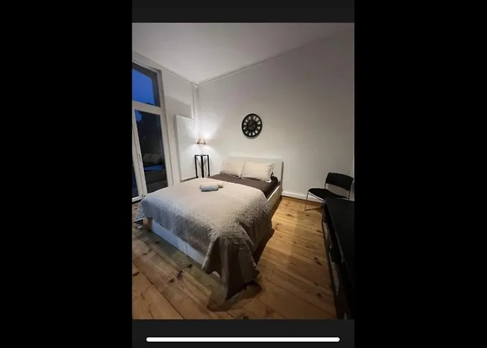 In Guest - Charming Guest In Historic Mansion Guest house