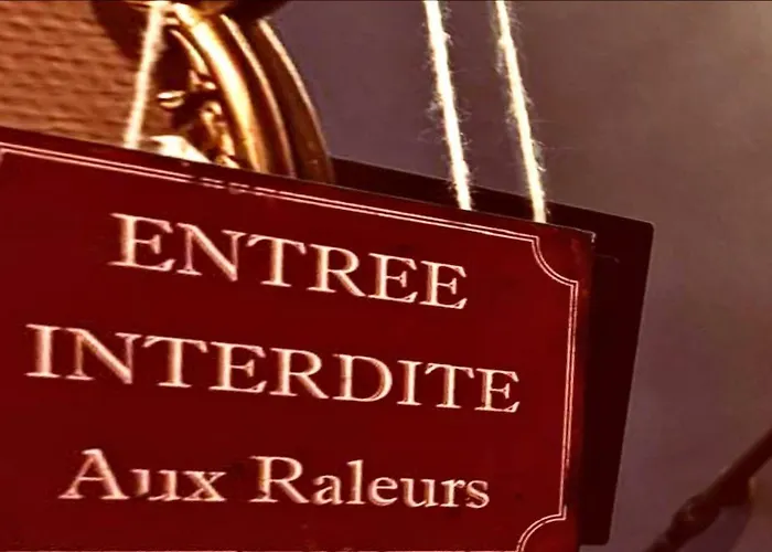 In Guest - Charming Guest In Historic Mansion Guest house *