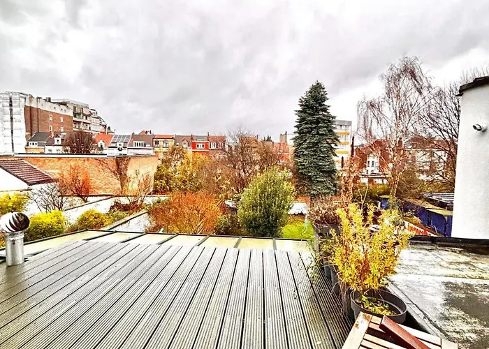 In Guest - Charming Guest In Historic Mansion *