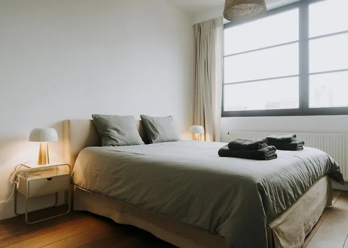 Magnificent Loft - 3 Bedroom Duplex *