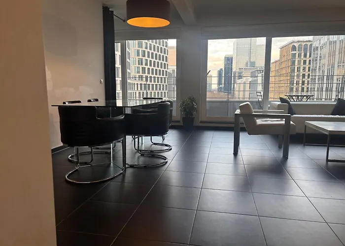 Charming With Balcony Views Apartment *