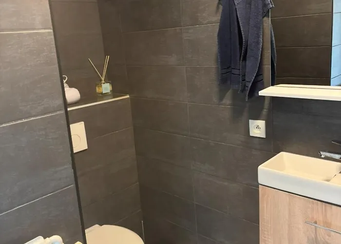 Bright Close To Everything! * Brussel