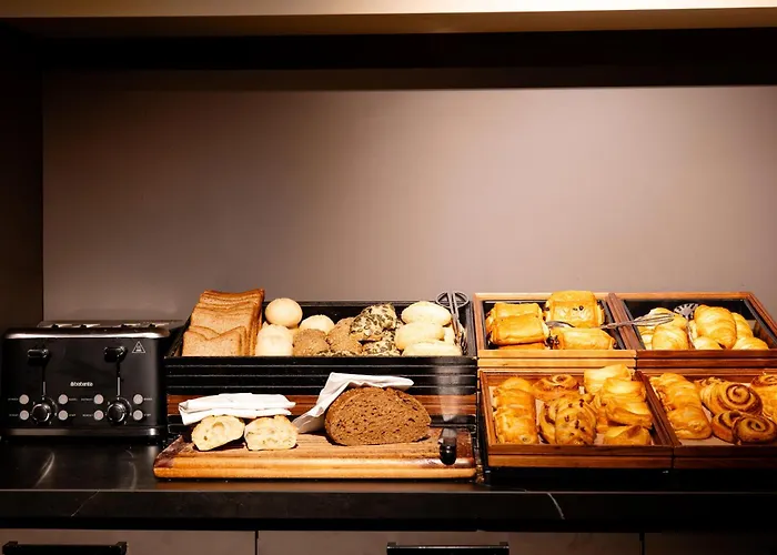 Hotel Pillows Centre 4*