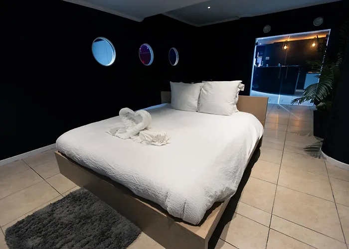 Bed & Breakfast Blvck 3*