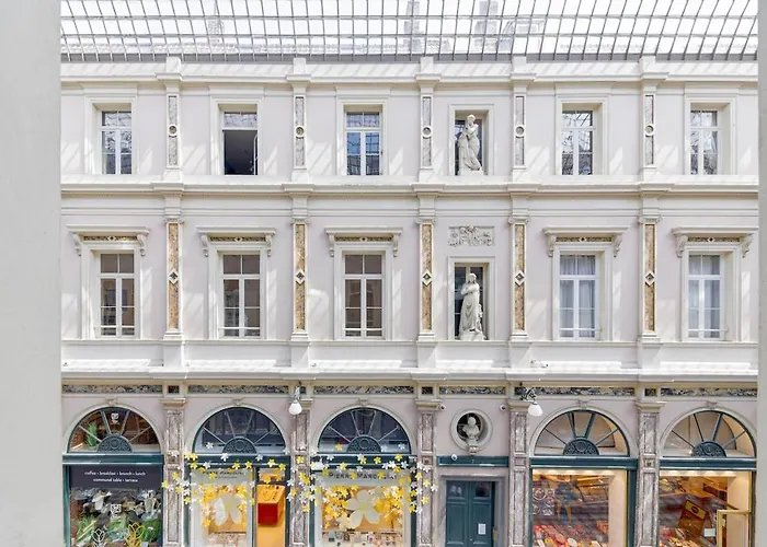 In The Hyper-center * Bruselas