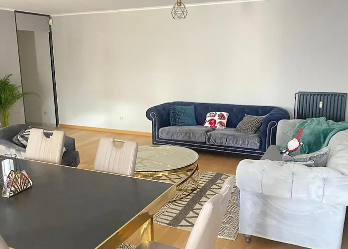 Daire Strelitzyahouse