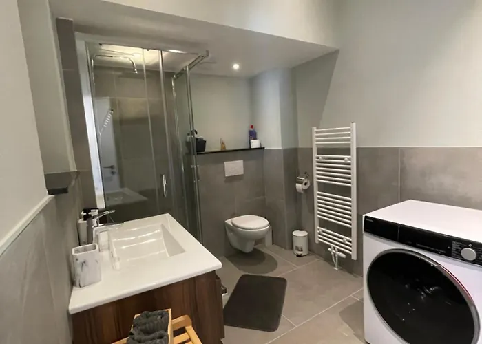 דירה Midi Station 2