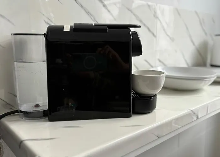 Spacious And Chic 1br - Separate Kitchen & Washer *