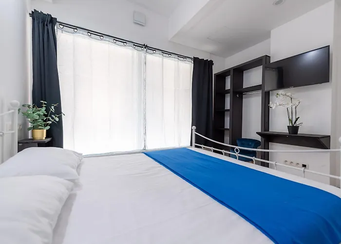 Le Grand Colombier 2*