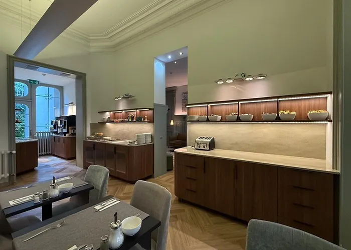 ドゥ コングレス 3* ブリュッセル