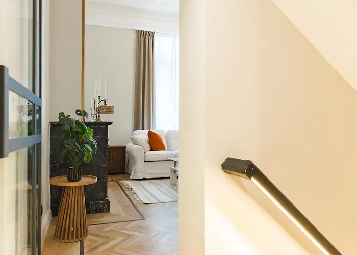 élégance Du Quartier Européen *