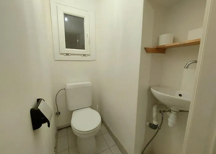 Large 1st Floor Apartment, Schaerbeek, Appartement Bruxelles