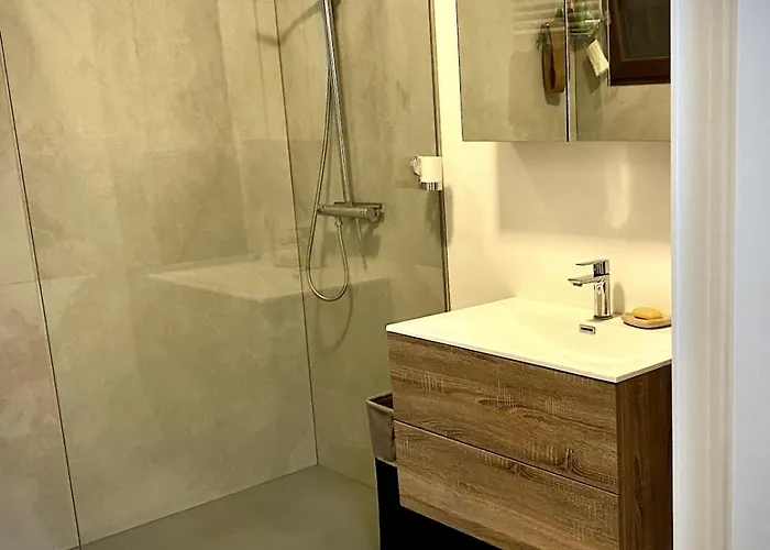 Modern 2-bed Urban *