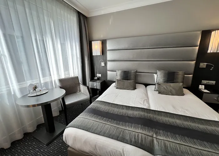 Western Royal Centre Hotel