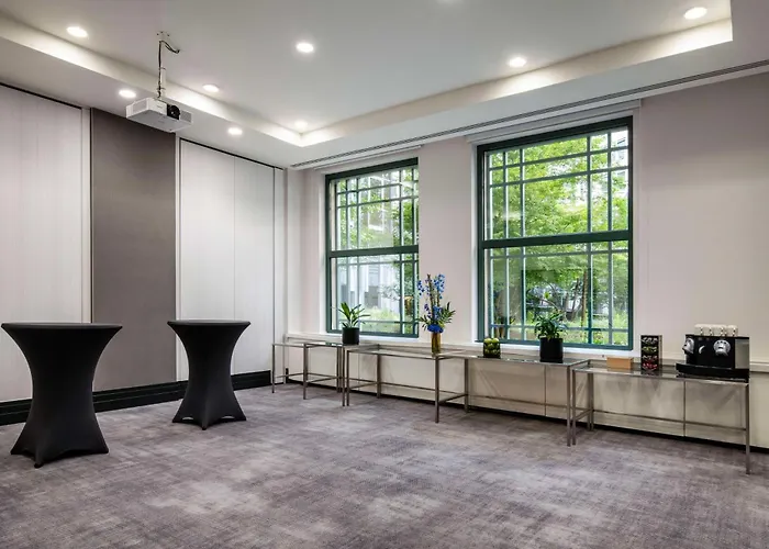 Radisson Collection Grand Place 5*