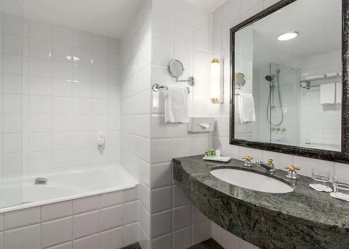 Nh Carrefour De L'europe 4*