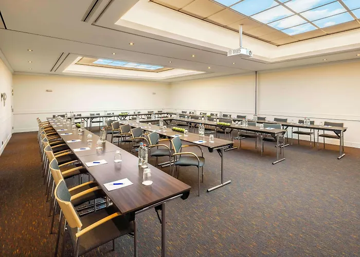 Nh Carrefour De L'europe Otel