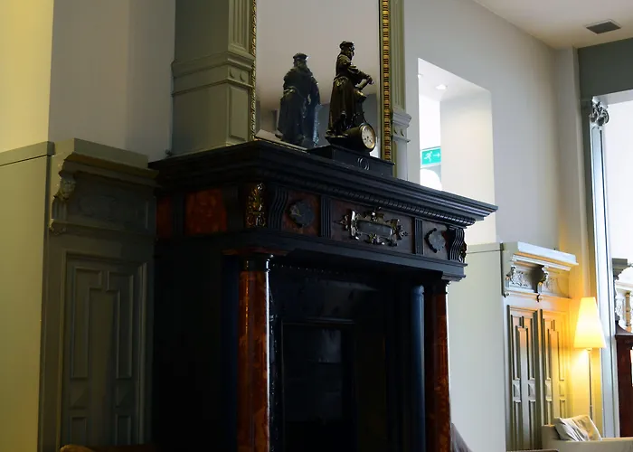 ドゥ コングレス ホテル