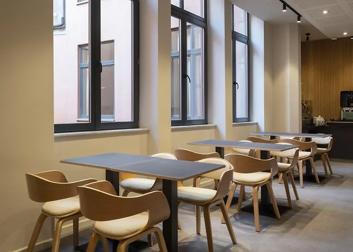 Alma Grand Place 酒店 3*