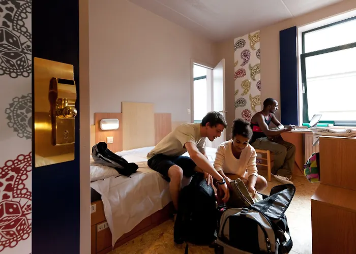 Sleep Well Youth Hostel *