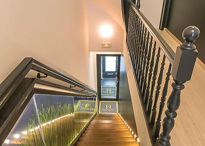 Agora Grand Place Hotel 3*